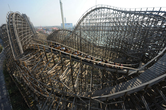 10大中国最好玩的过山车(图2) 10大中国最好玩的过山车--置顶表情